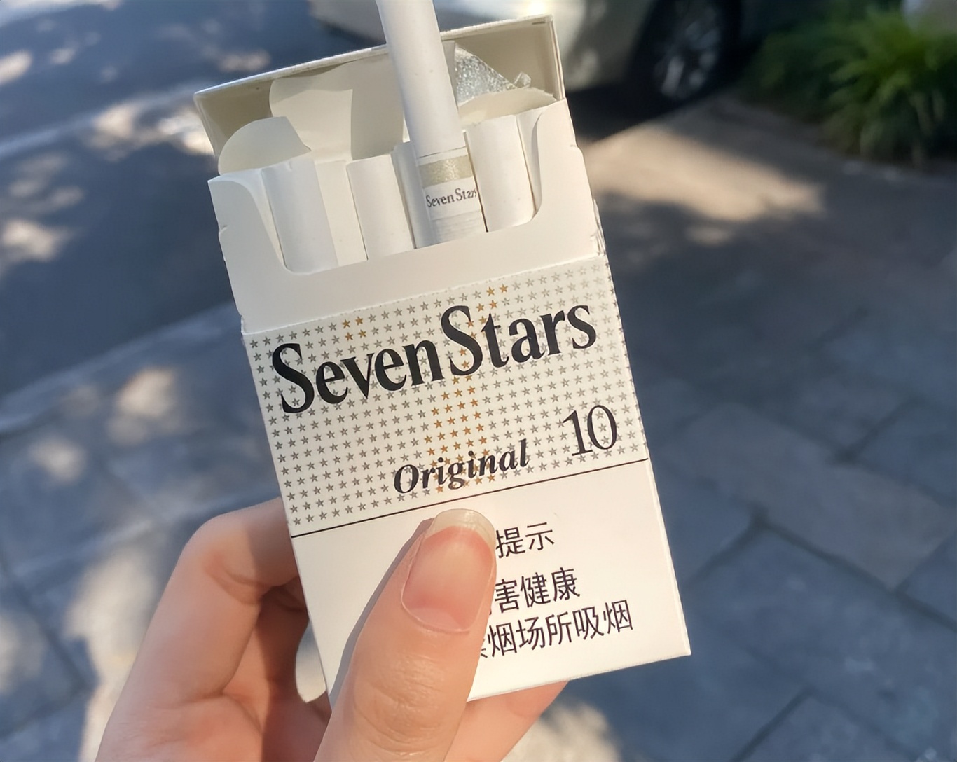 在香港生活了20年，发现香港人很爱抽这4种烟喝这3款酒，您认可吗插图2